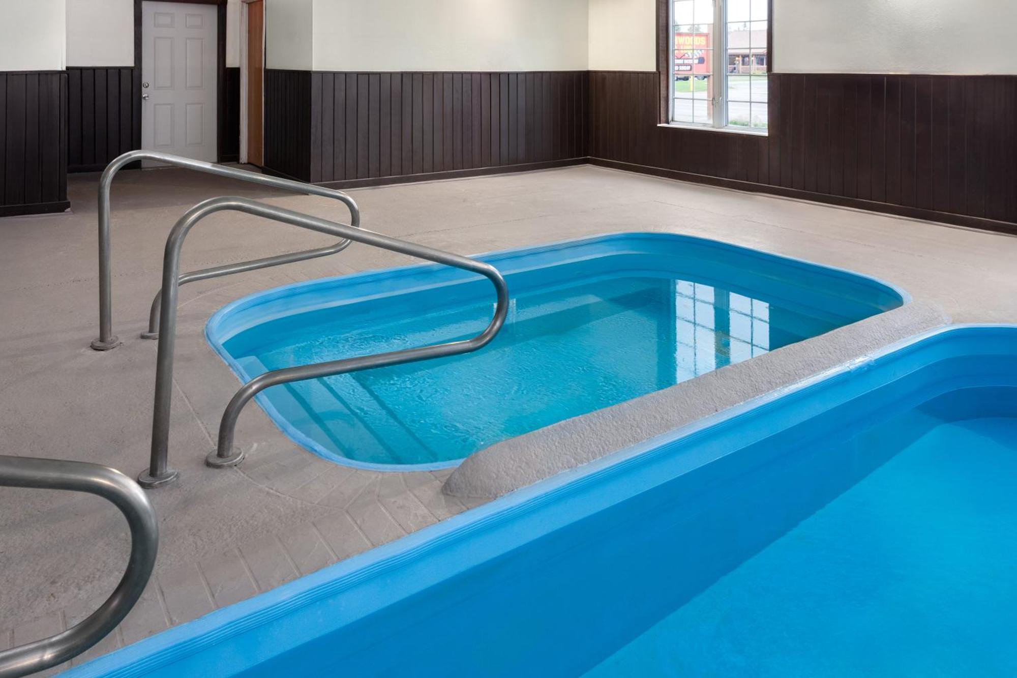 Americinn By Wyndham Eagle River Downtown Ngoại thất bức ảnh